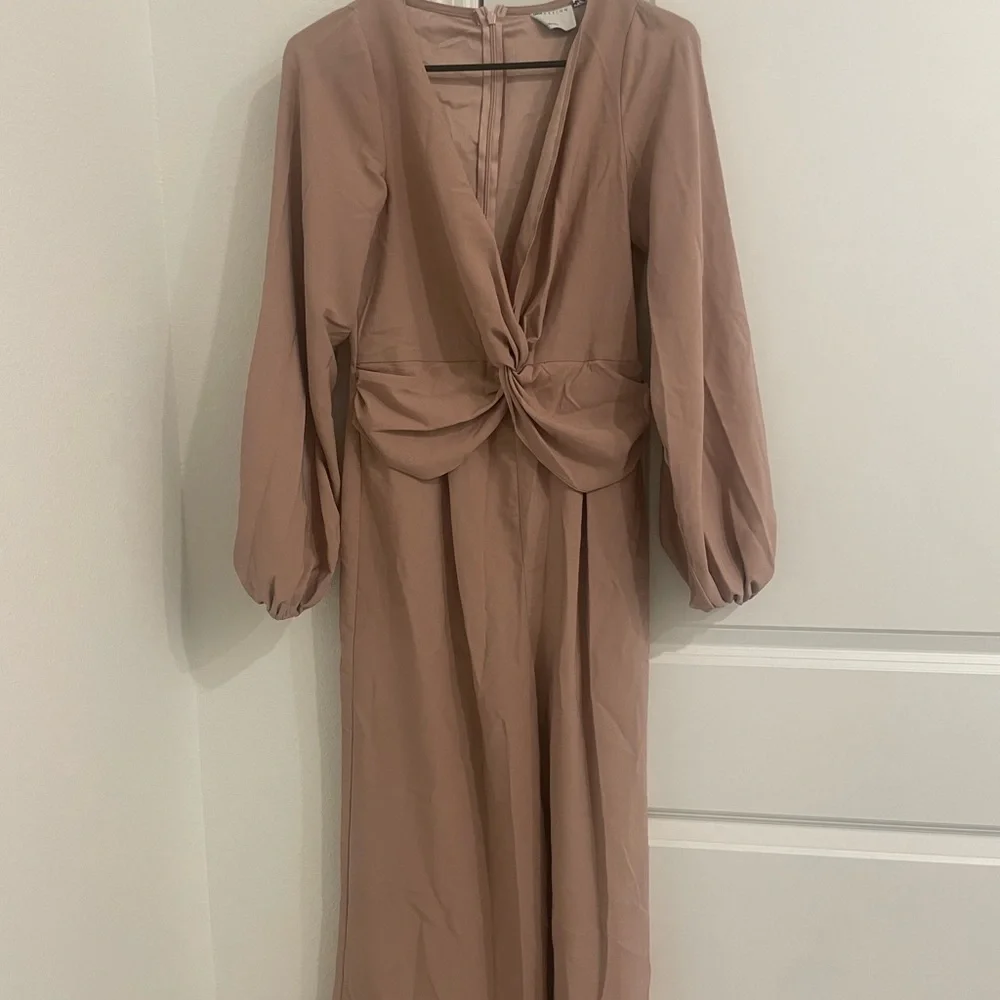 ASOS Blush Twist-Front Long Sleeve Jumpsuit - Picture 4 of 4